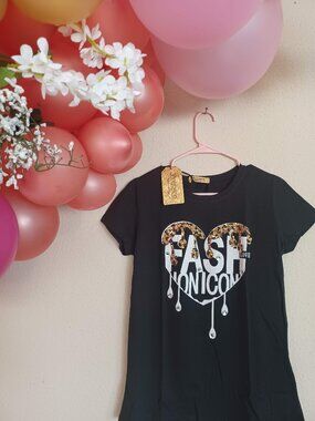 Vinizbena T-Shirt Condition is New with tags.